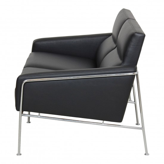 Arne Jacobsen 2.pers Airport sofa newly upholstered with black